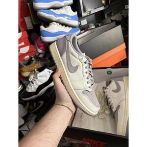 Jordan retro 1 low atmosphere sz 9